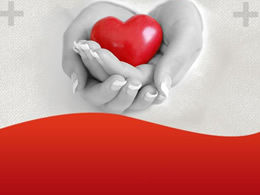 Sosteniendo una plantilla ppt de tema de acción de gracias de corazón rojo