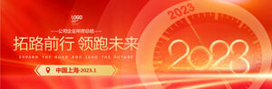 Modello PPT del piano di riepilogo di fine anno aziendale widescreen rosso atmosferico 2023