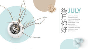 Elegante vaso di corrispondenza di colore marrone blu con sfondo floreale nel download gratuito del modello PPT di luglio