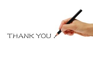 Mão segurando o lápis escrevendo PPT imagens de agradecimento