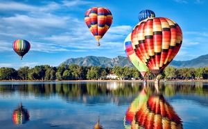 Blue sky and white cloud hot air balloon PPT background picture