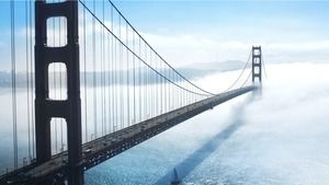 Mavi görkemli Golden Gate Köprüsü PPT arka plan resmi