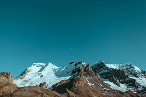 Снежная вершина горы природные пейзажи PPT фоновый рисунок