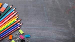ภาพพื้นหลัง PPT ของกระดานดำดินสอสี