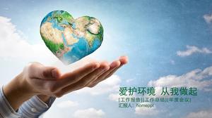 Șablon PPT pentru protecția mediului cu dragoste care ține fundalul de pământ verde