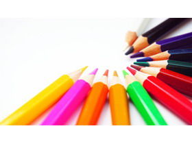 Cinq images de fond de crayon de couleur PPT