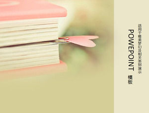 template PPT livro menina rosa pouco fresco