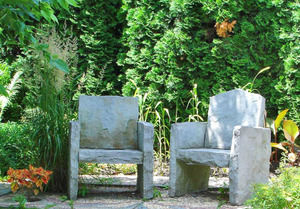 Chaises en pierre